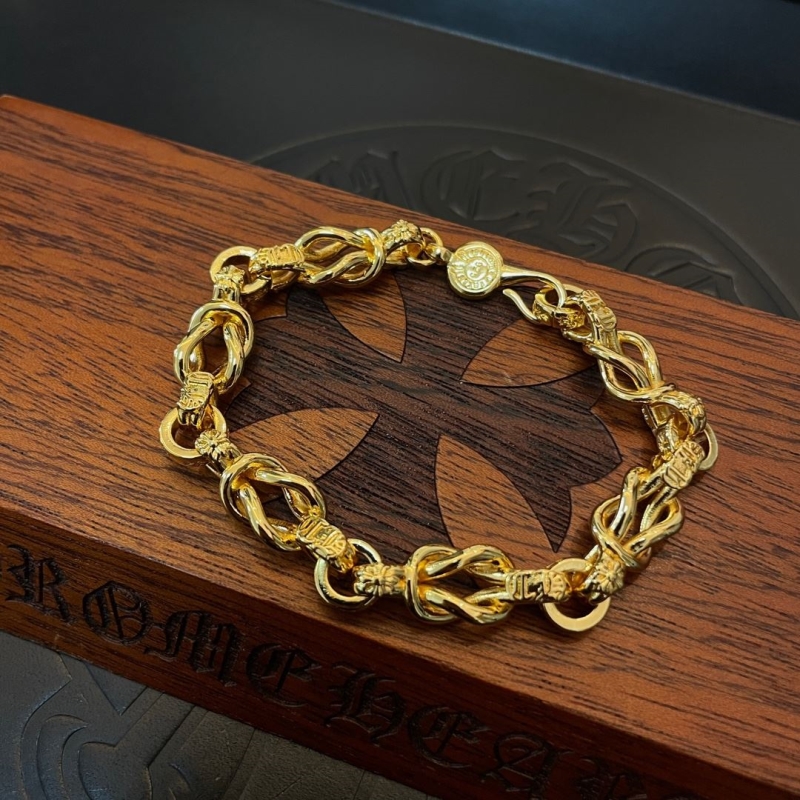 Ch*0me He**ts necklaces